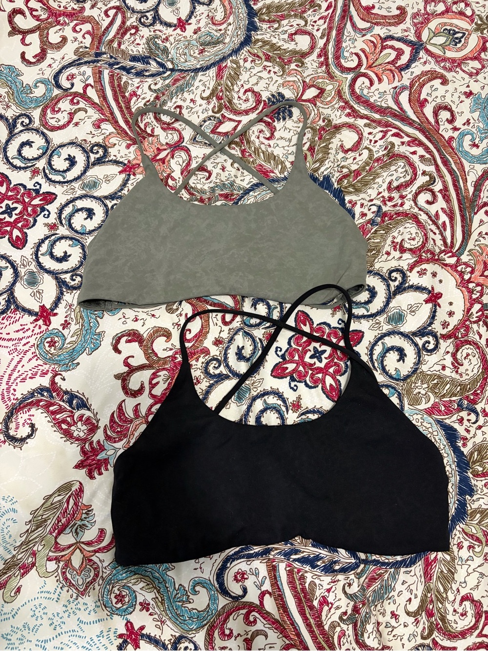 2 sport bra black and green/gray